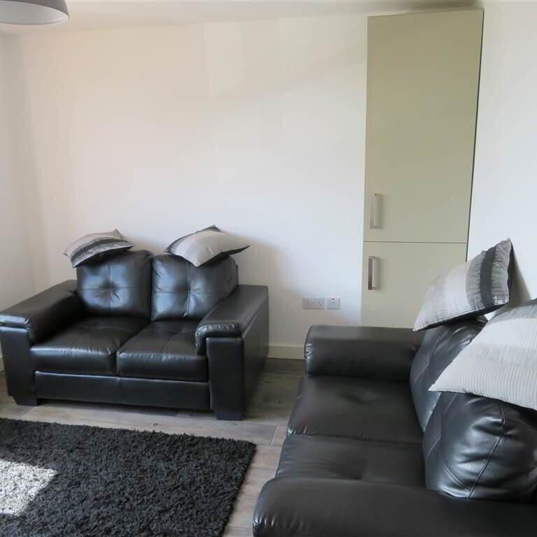 Apt 6, 161 Glen Road, Belfast, BT11 8SB - Photo 1