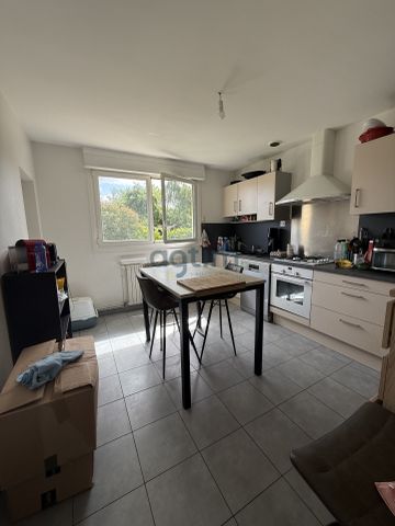 Location Maison 5 pièces 82m² MONTAIGU VENDEE 85600 - Photo 3