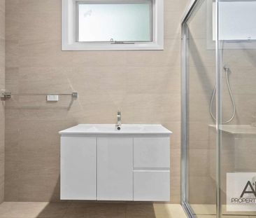 Lovely Family home nestled into the escarpment - Photo 5