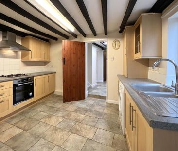 2 bedroom semi-detached house to rent - Photo 4
