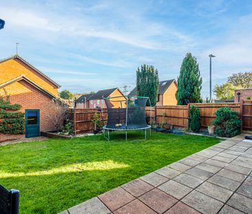 Available unfurnished now - Photo 2