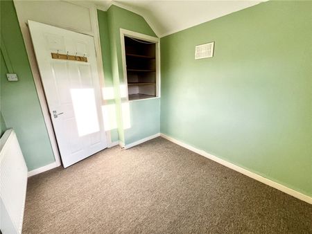 3 Bedroom - Photo 3