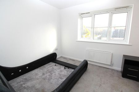 2 bedroom end of terrace house to rent - Photo 3