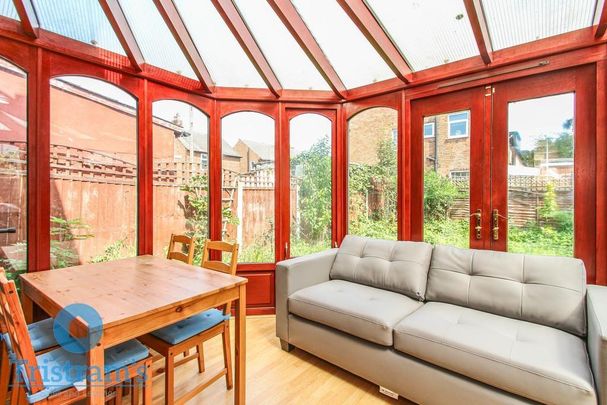 1 bedroom in a house share to rent - Photo 1