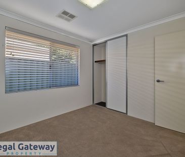 29 Aubin Grove Link, AUBIN GROVE WA 6164 - Photo 5