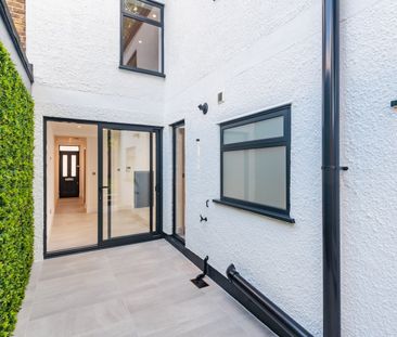 3 Bed Terraced House, Mayfield Road, E17 - Photo 2