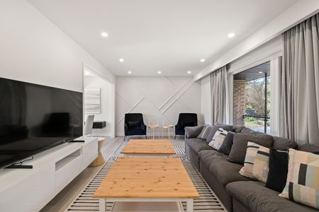 For Lease - 3211 Eighth Line, Bradford West Gwillimbury, Ontario - Photo 4