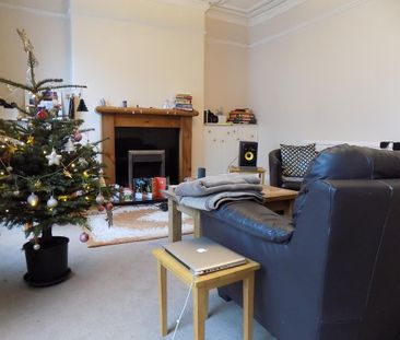 2 bedroom maisonette to rent - Photo 2