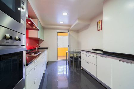 3 bedroom luxury Apartment for rent in Lisbon - Photo 3