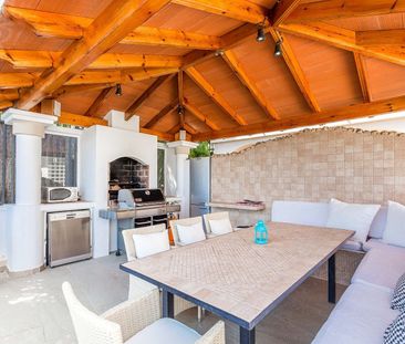 Detached Villa in La Quinta - Photo 3