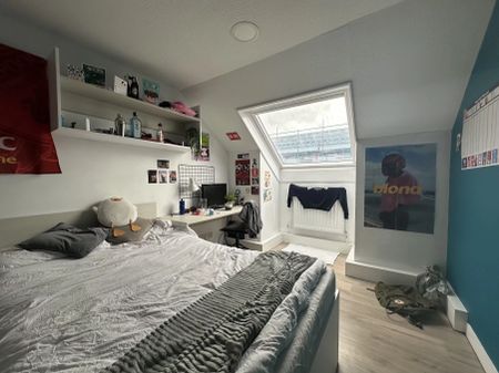 Six Bed Bronze - Photo 5