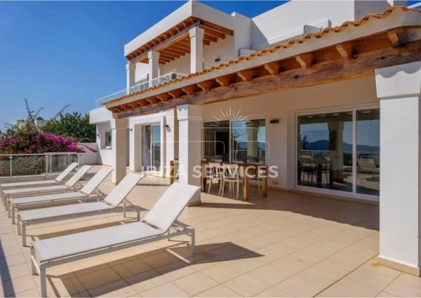 Annual or seasonal rental villa Sa Carroca with sea views