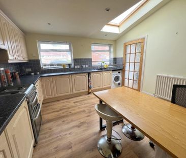 5 bedroom terraced house to rent - Photo 2