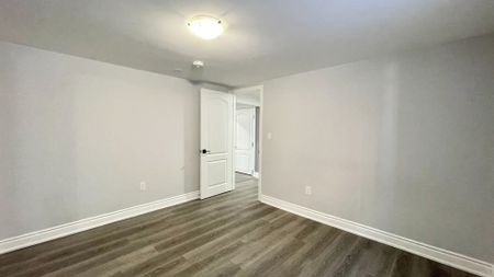 For Lease - 4 Keats Avenue, Halton Hills, Ontario - Photo 5