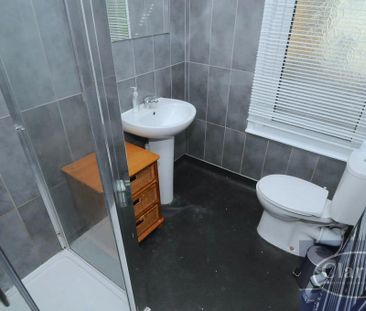 4 bedroom detached house to rent - Photo 6