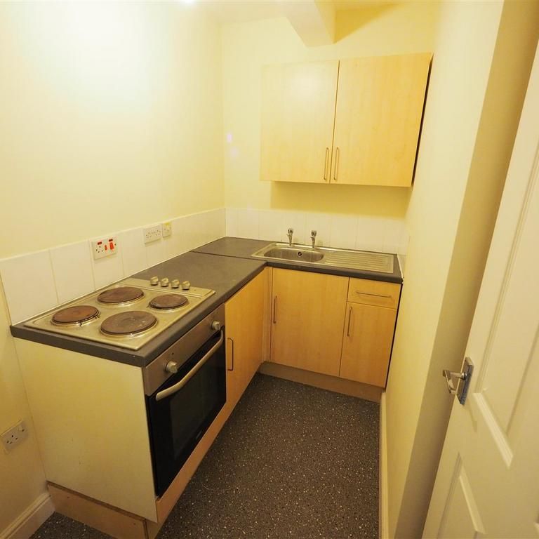 2 bedroom flat to rent - Photo 1