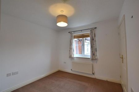 1 bedroom coach house to rent - Photo 3