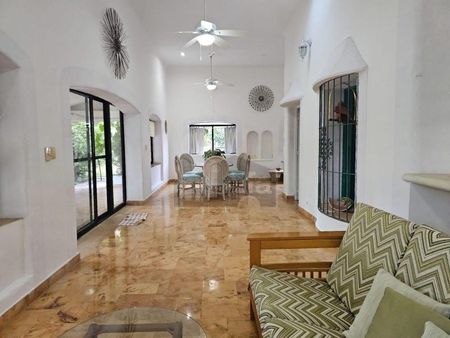 REF. 7913/1387 - Casa en Renta en Temozón Norte, Mérida, Yucatán - Photo 2