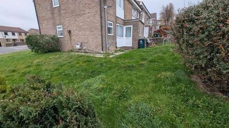 Elm Tree Close, Keighley, BD21 - Photo 3