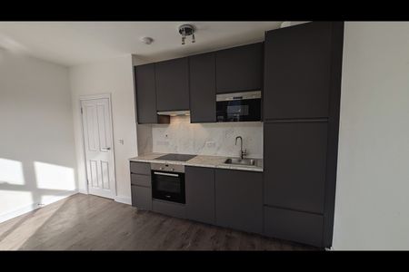 2 Bed Flat, Warrington Road, HA1 - Photo 4
