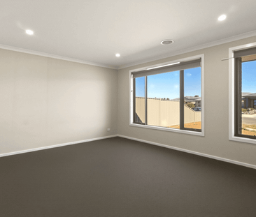 Spacious Family Home with Dual Ensuites in Prime Court Location - Photo 2