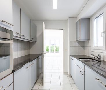 Modern 3 1/2 – room apartment with glazed balcony - Foto 2