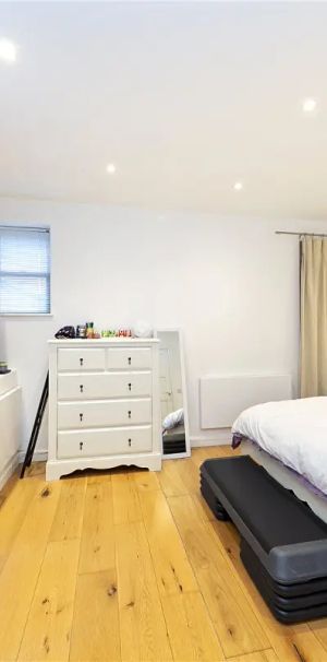 1 bedroom flat in Richmond - Photo 2