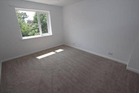 3 bedroom detached house to rent - Photo 4