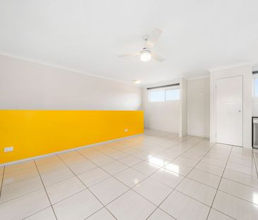 Stylish & Convenient 1-Bedroom Townhouse - Photo 4