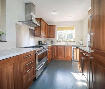 Saturn Croft, Winkfield Row, Bracknell, RG42 - Photo 6