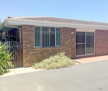 TIDY UNIT CLOSE TO THE BEACH - Photo 5