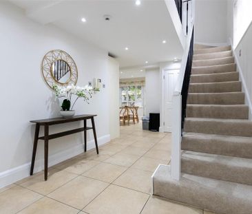 4 bedroom townhouse to rent - Photo 2