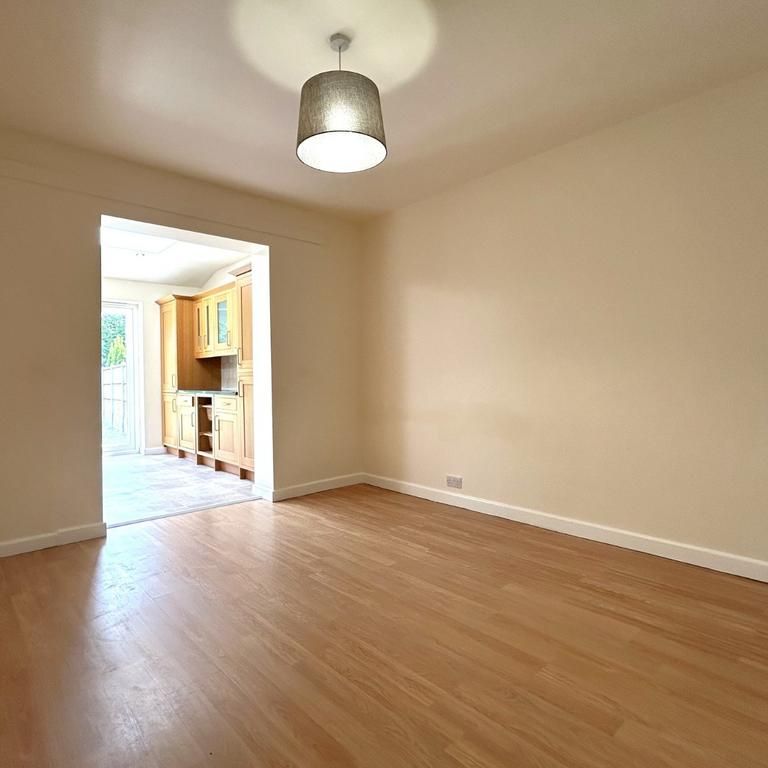 3 bedroom semi-detached house to rent - Photo 1