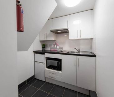 1 bedroom in a flat share to rent - Photo 5