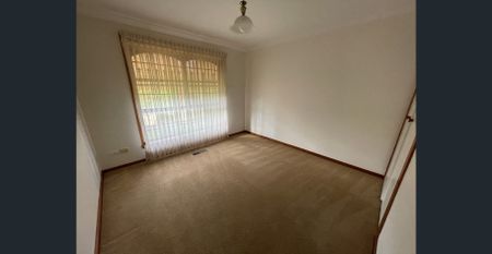 Centrally located - Photo 5