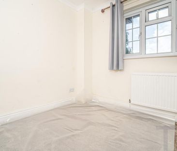 3 bedroom flat to rent - Photo 6