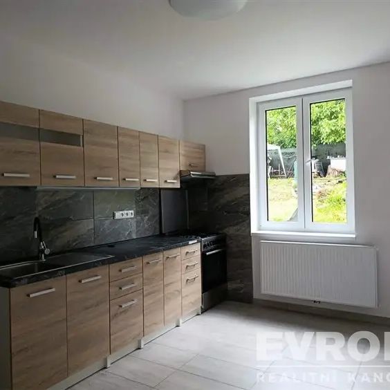 Pronájem bytu 1+1 v bytovém domě se zahradou, Liberec, ul. Zlínská - Photo 1