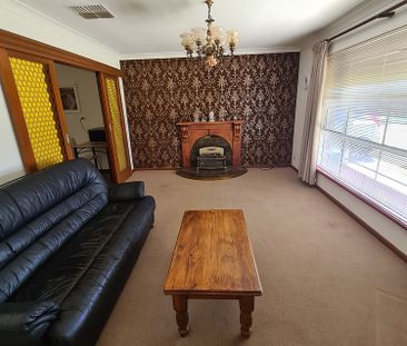 4-bedroom shared house / townhouse, Military Road - Photo 6