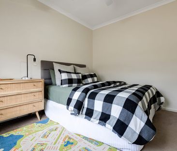 Classy Low Maintenance Townhouse - Photo 5