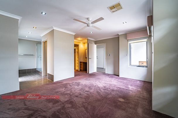 LARGE FAMILY HOME IN CENTRAL BALDIVIS!!!! - Photo 1