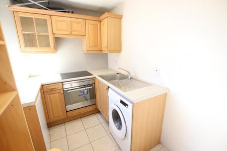 Studio to rent - Photo 2
