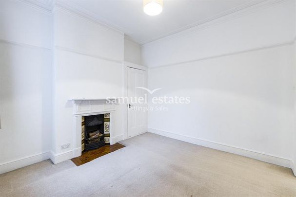 4 bedroom terraced house to rent - Photo 1