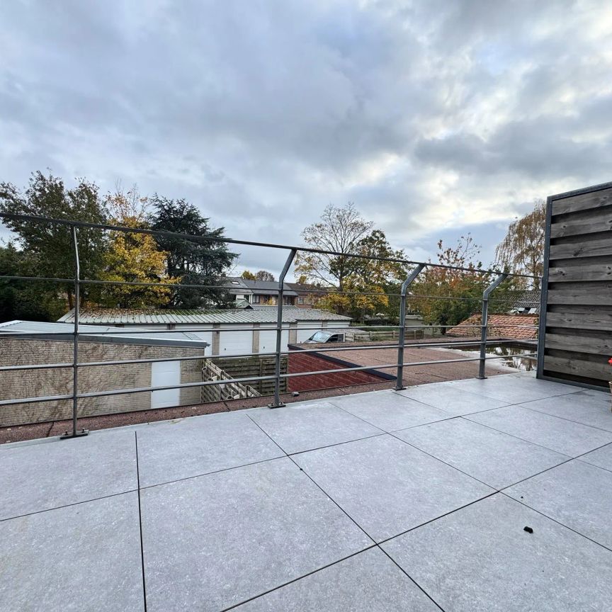 Instapklaar appartement met 2 slaapkamers en garage te Torhout - Photo 1