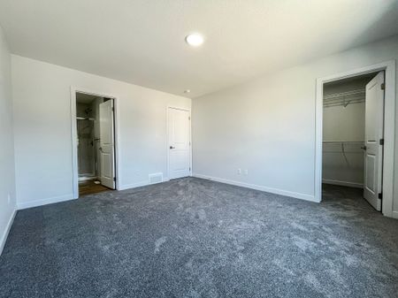 Modern Living Meets Everyday Comfort – New 2 Storey Home - Photo 5