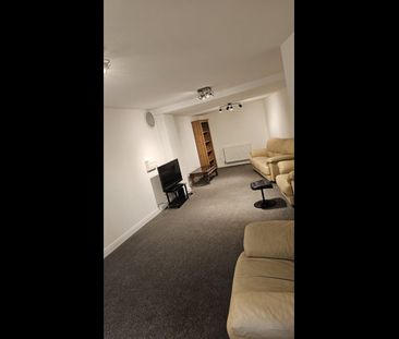 2 Bed Detached House, Didcot Road, SO15 - Photo 1