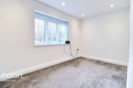 4 bedroom detached house to rent - Photo 5