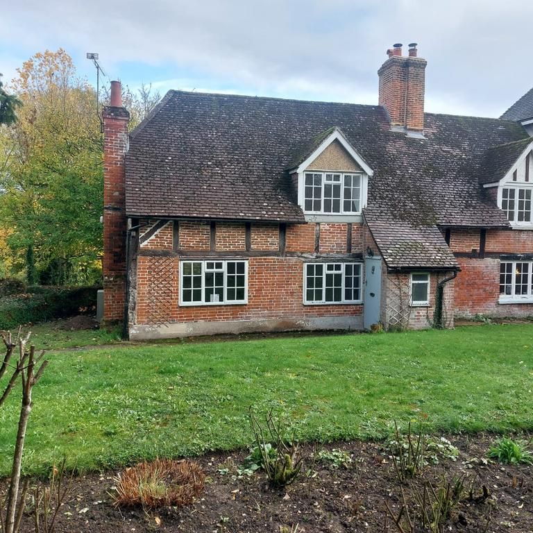 4 bedroom semi-detached house to rent - Photo 1