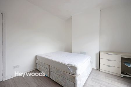 4 bed terraced house to rent in Thistleberry Avenue, Newcastle, Student House - Photo 4