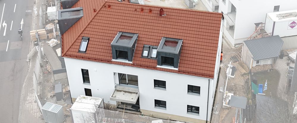 Zur Miete! Neubau-3-Zimmer-Wohnung im Erstbezug mit Balkon, Aufzug & barrierefreiem Wohnkomfort - Photo 1