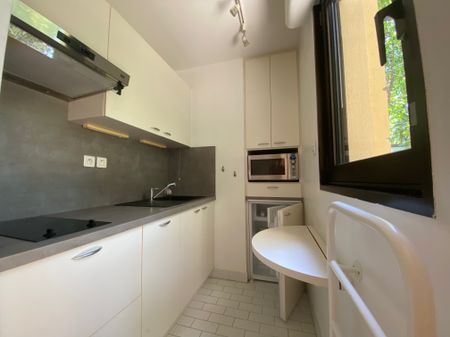 Location Appartement 2 pièces 45m² AIX EN PROVENCE 13100 - Photo 2